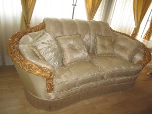 OUTLET divani, tavoli, specchiere