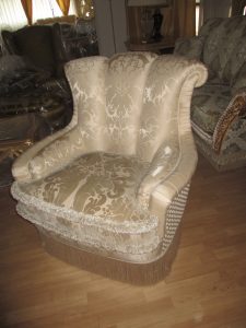 OUTLET divani, tavoli, specchiere