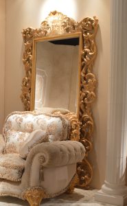 OUTLET divani, tavoli, specchiere